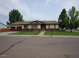 1101 13th St SW, Sidney, MT 59270