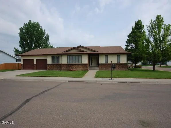 1101 13th St SW, Sidney, MT 59270