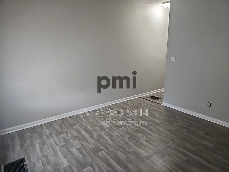 114 Adler St — Photo 20
