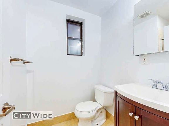 4th image of 42 Clinton St #29