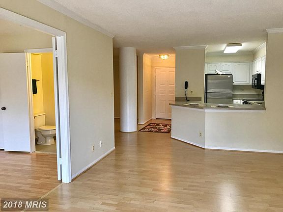 3rd image of 2100 Lee Hwy APT 237