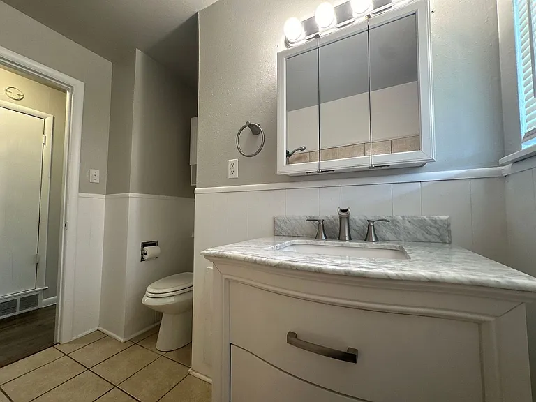 407 W Fairchild Dr — Photo 17