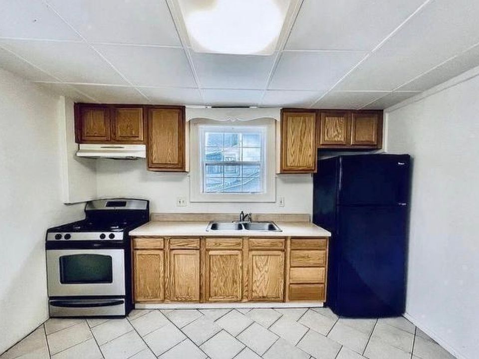 2nd image of 107-109 Cherry St #3