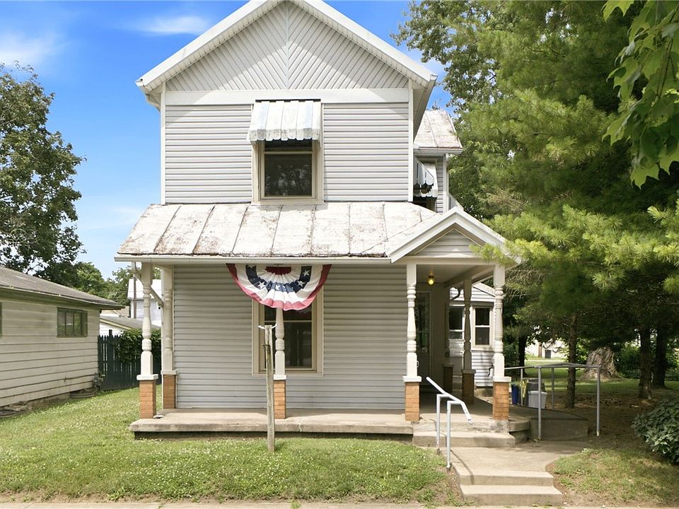 1st image of 165 S 1st St