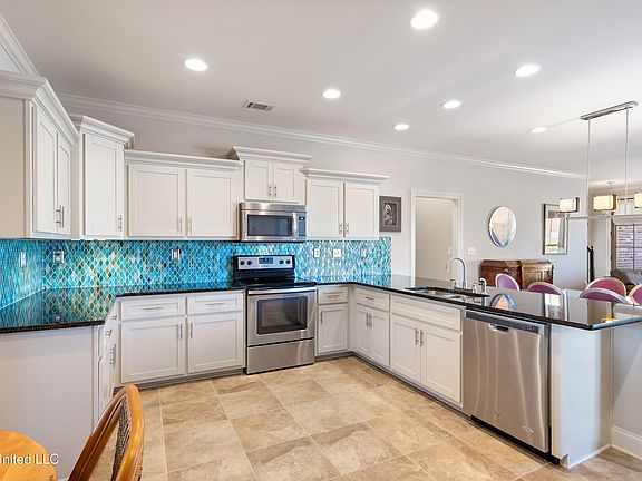 5th image of 2161 Saint Ives Ln