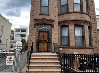 32-75 36th St #2, Astoria, NY 11106