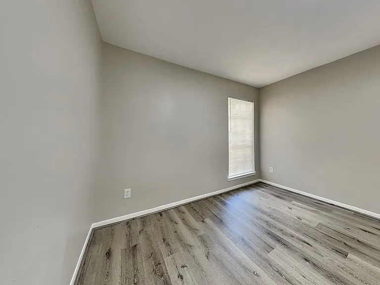 18109 Eganville Cir — Photo 12