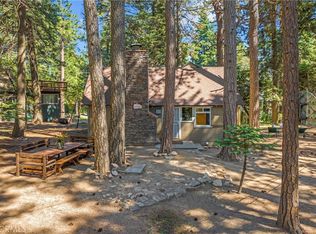 27917 Squirrel Ln, Lake Arrowhead, CA 92352
