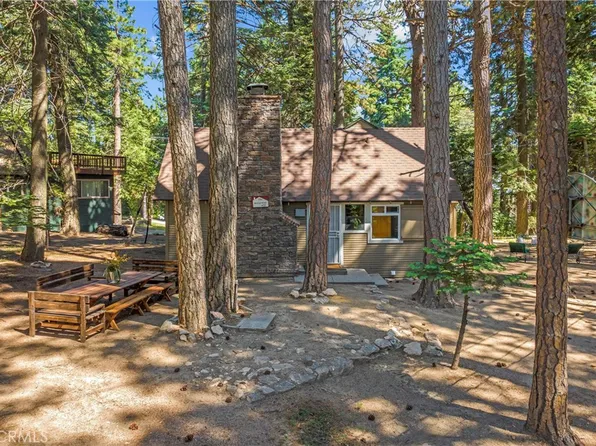27917 Squirrel Ln, Lake Arrowhead, CA 92352
