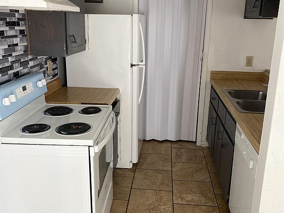 4th image of 1110 Covey Ln #B