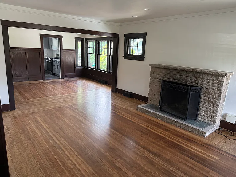 4623 Palatine Ave N — Photo 10