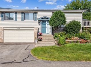 5195 Beachside Dr, Minnetonka, MN 55343