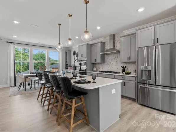5051 Sunnybrae Pl, Charlotte, NC 28262