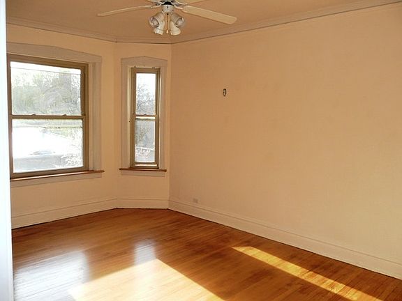 2nd image of 4807 N Hermitage Ave APT 3E