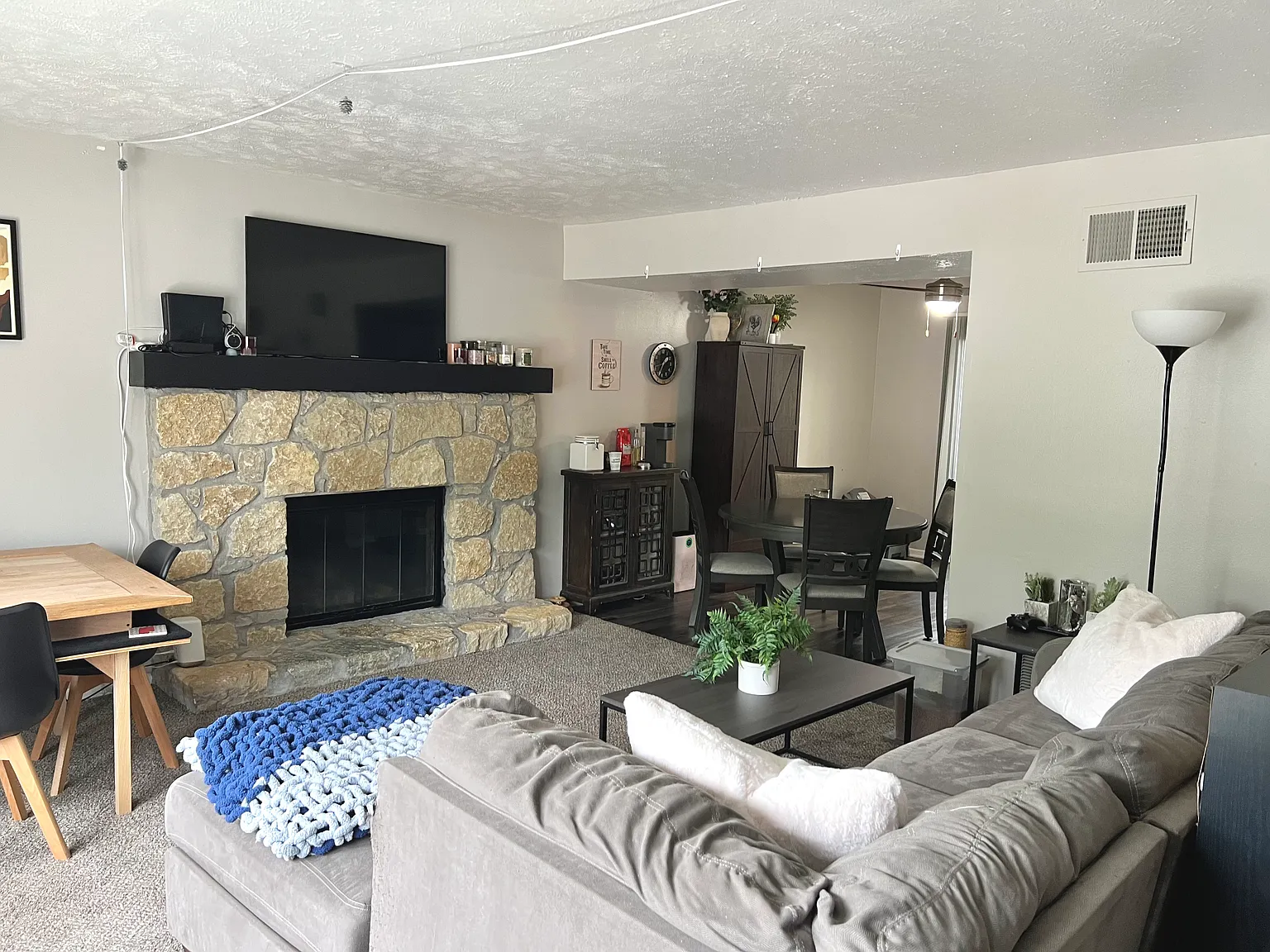 3 bed, 1.5 bath, 1200 sqft, $1,700 — Photo 4