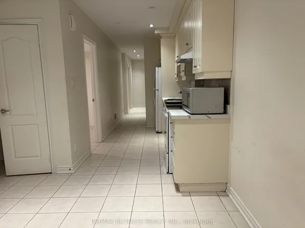 1269 Dufferin St, Toronto, ON M6H 4C2