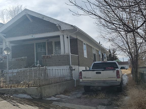 3rd image of 1051 Lakeland Dr