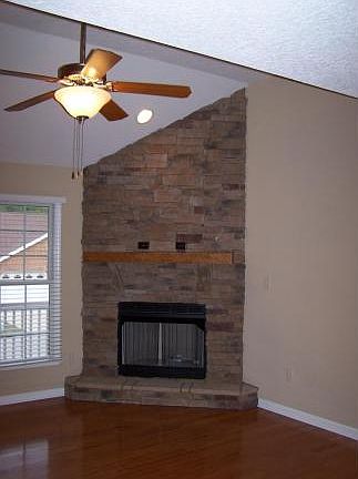2nd image of 647 Willowcrest Pl