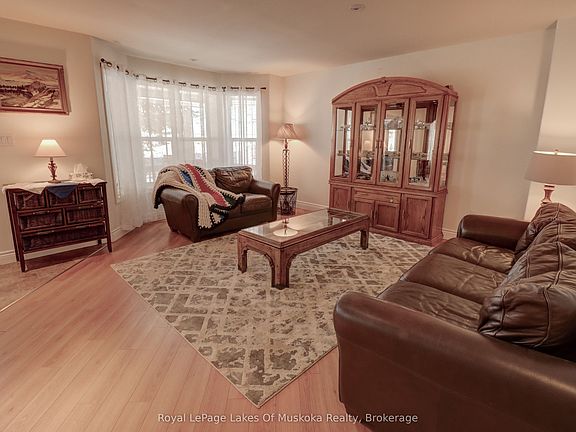 5th image of 317 Falcon Rd