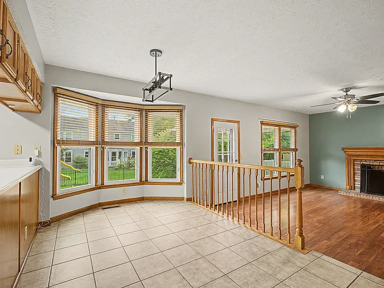 2242 Rosina Dr — Photo 15