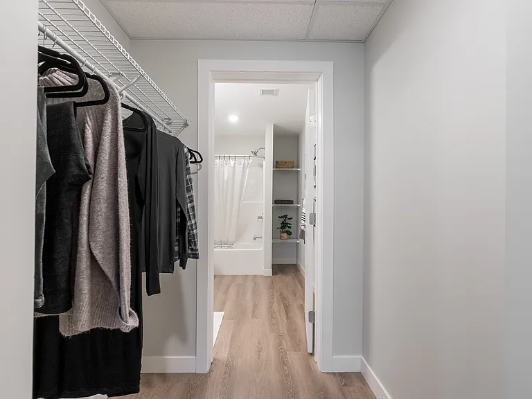 130 Ebony Blvd — Photo 11