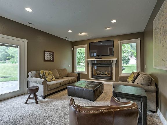 5th image of 22005 Westwind Dr
