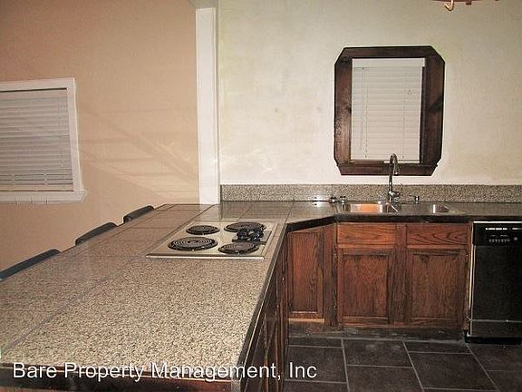 3rd image of 1403 Morland Ave