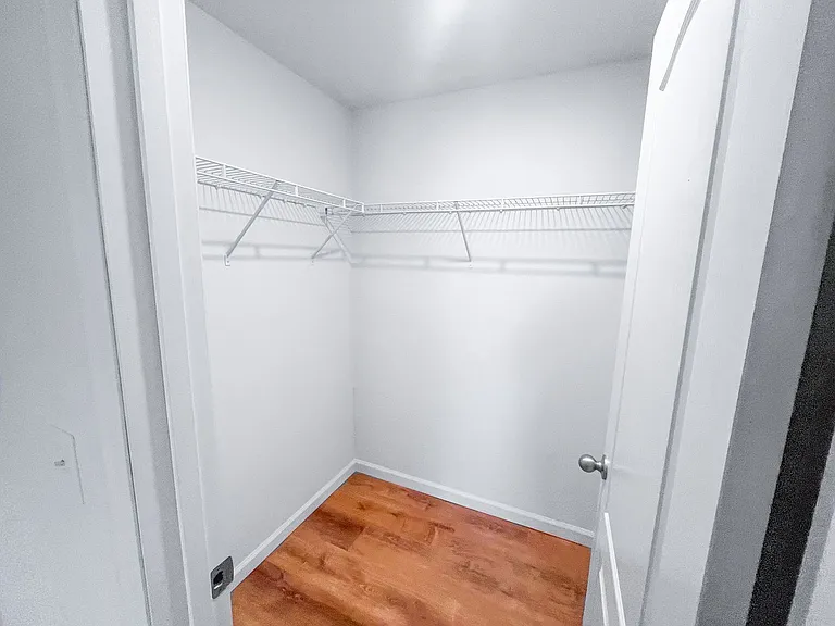 Heritage Apartments — Photo 26