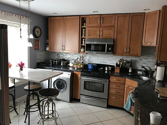2nd image of 3859 Persimmon Cir