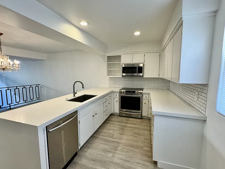5346 Fairview Blvd — Photo 9