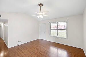 4th image of 1413 S Frankfort Ave