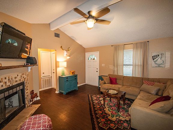 5th image of 203 Dove Ct E