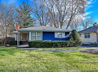 269 Coe Rd, Clarendon Hills, IL 60514