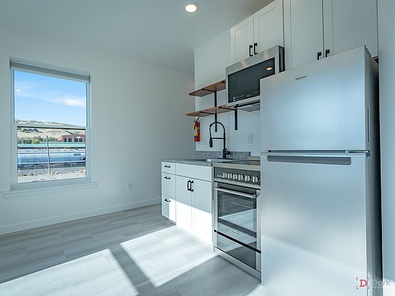 2nd image of 130 N F St #11602148