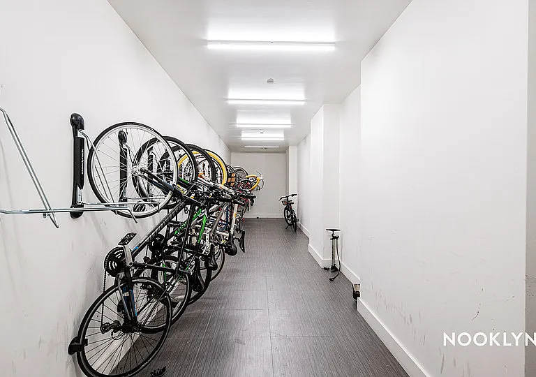 16 Charles Pl #2D — Photo 27