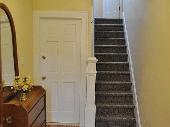 3rd image of 146 Palisade Ave #2