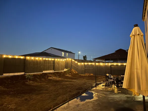 8114 Lismore Castle Dr, Bakersfield, CA