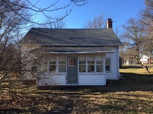 212 N Walnut St, Delavan, IL 61734