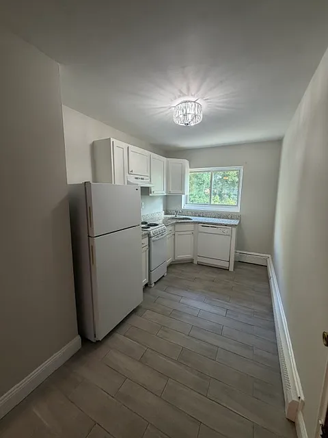 63 Selkirk Rd #8