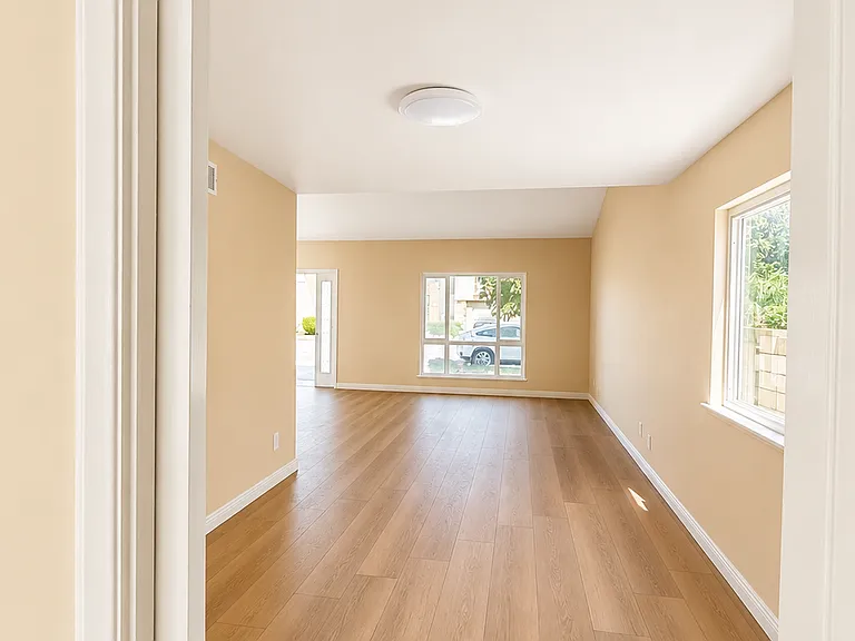 15517 Wilder Ave — Photo 4