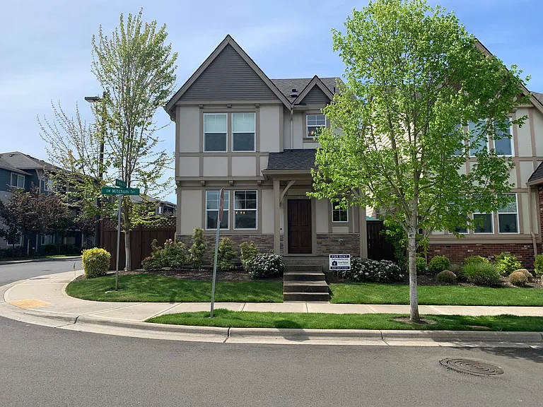 469 SW Mitchum Ter — Photo 1