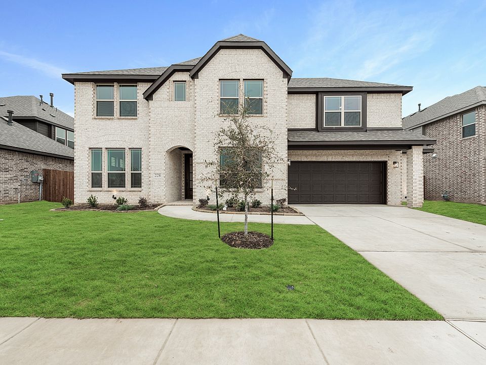 1st image of 228 Rosewood Dr
