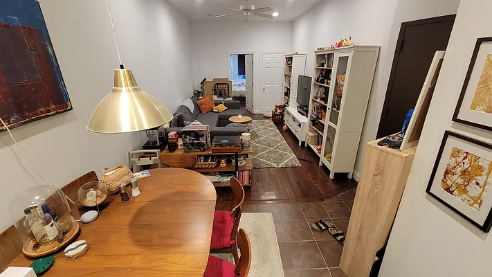 Rented by New York Dwellings LLC | media 24