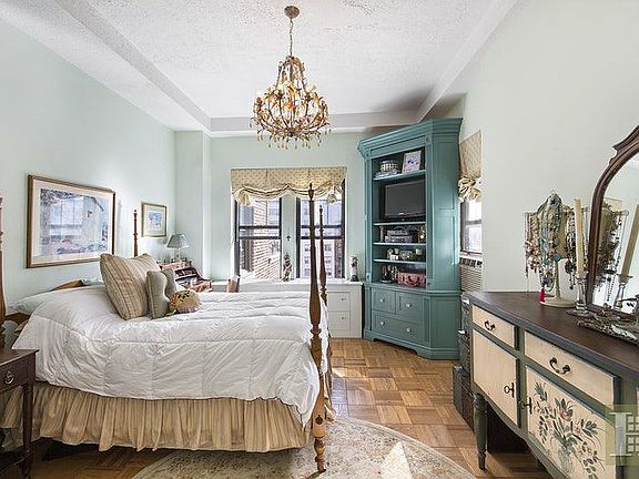 4th image of 23 W 73rd St Unit Penthouse 1505
