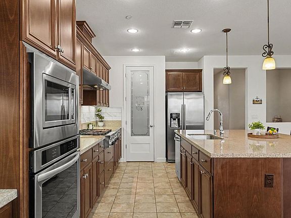 3rd image of 566 Fallsburg Ct