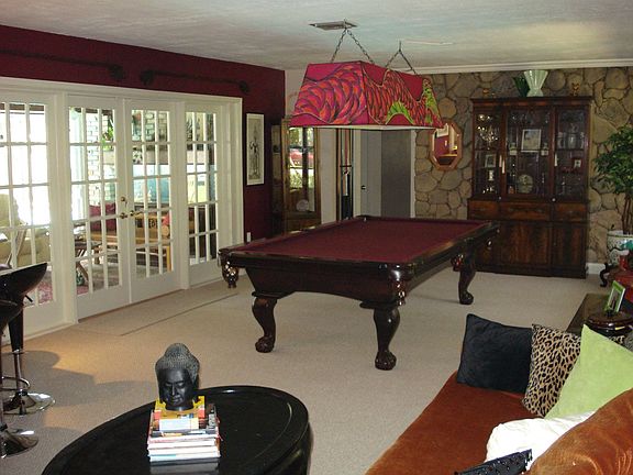 LIVING/DINING