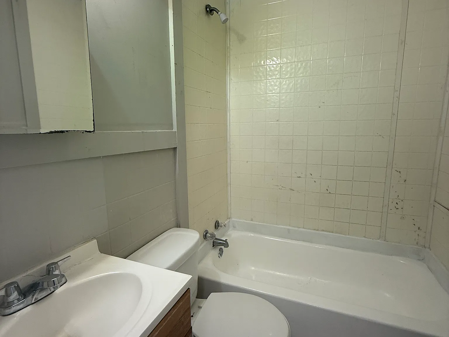 3 bed, 1082 sqft, $1,200 — Photo 1