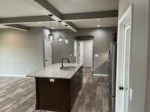 4th image of 208 Territory Ct