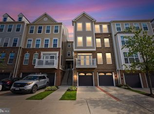 25214 Briargate Ter, Chantilly, VA 20152