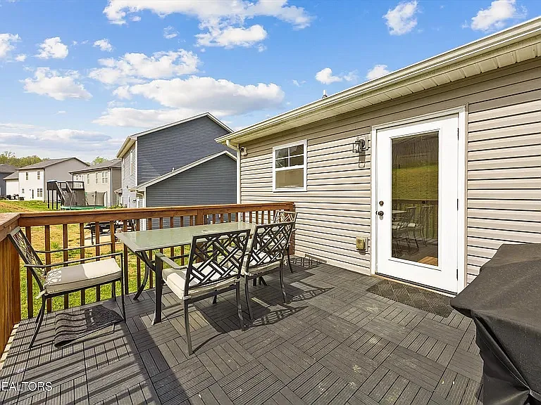 7931 Poplar Grove Ln — Photo 32